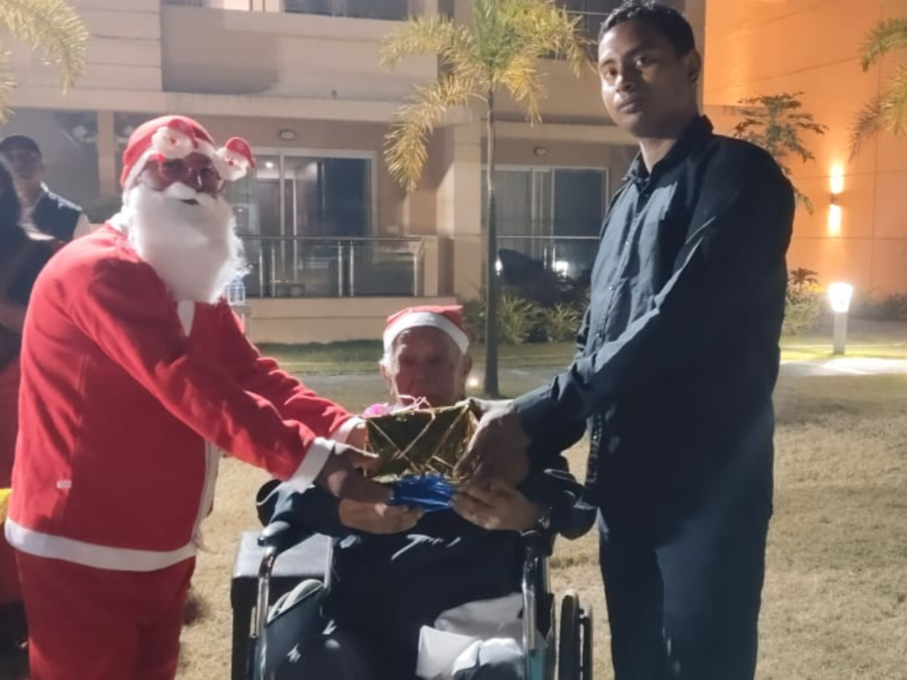 luxurious old age home in kolkata, senior living facilities in kolkata, old age home at kolkata, active senior communities in india, senior citizen accommodation, care homes for seniors, residential retreat for seniors, premium senior living Kolkata, retirement homes with festive activities, Jagriti Dham Christmas celebration